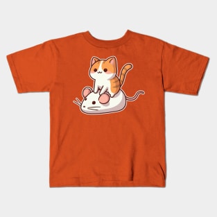 cat on mouse Kids T-Shirt